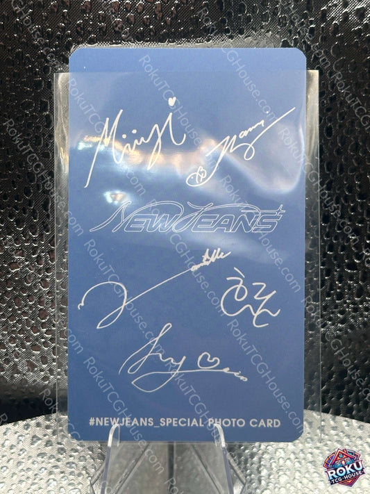 New Jeans (Serious Stare) - K-Pop Group Photo-Card (NM)