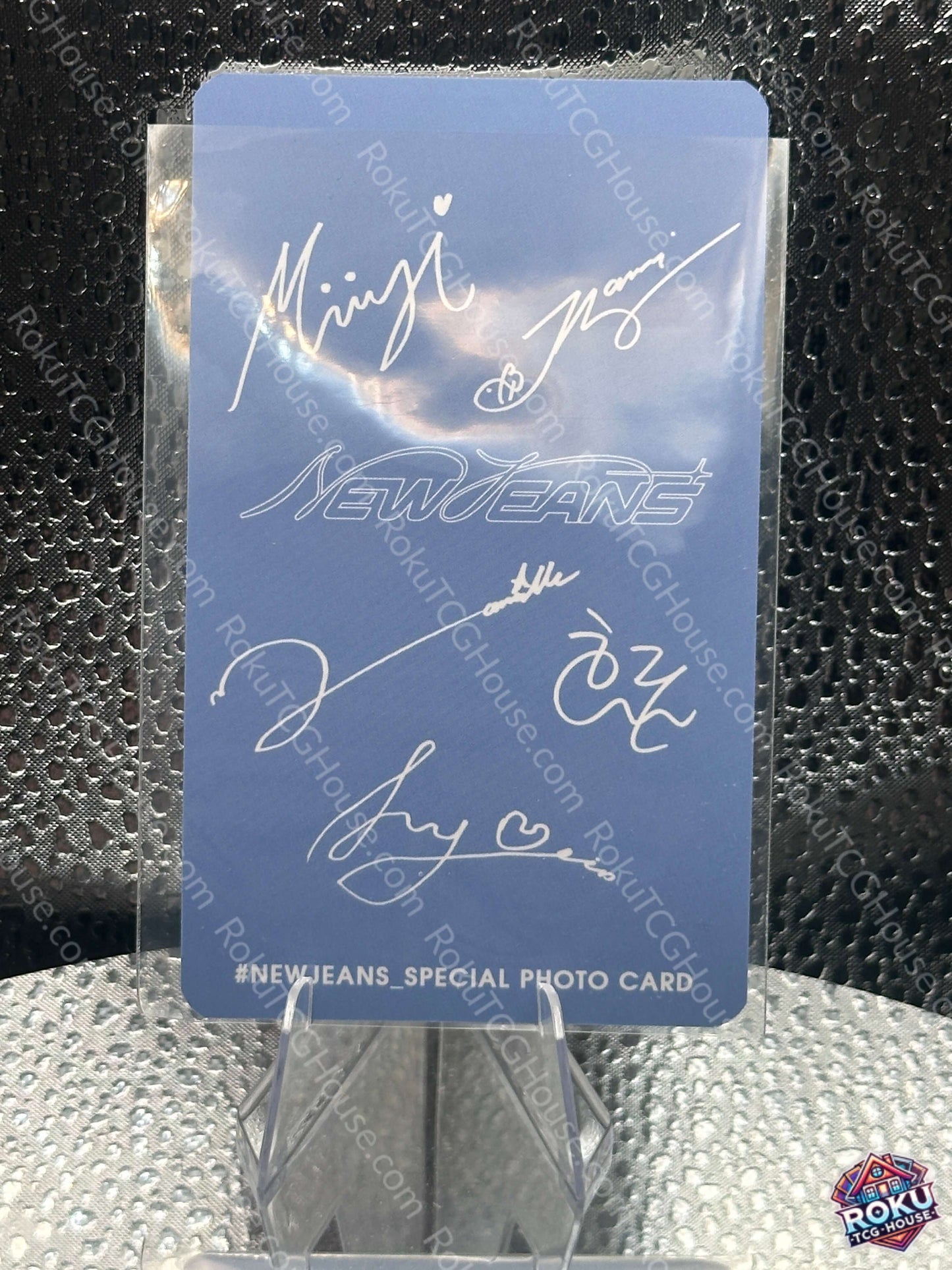 New Jeans (White Hat Shoot) - K-Pop Group Photo-Card (NM)
