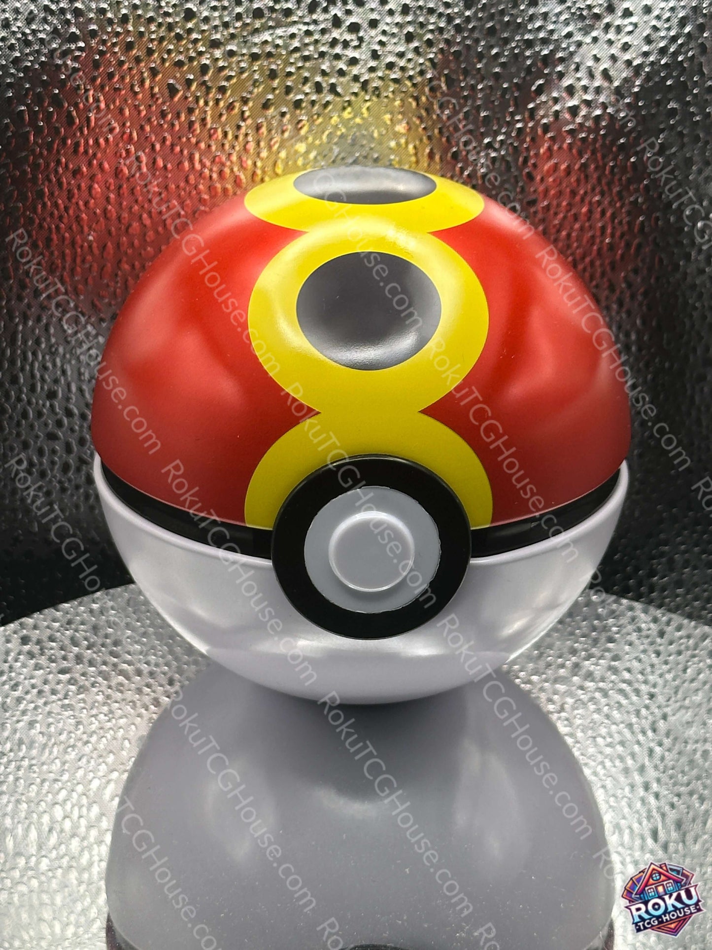 Pokeball red standard style - empty play use Pokemon collectible